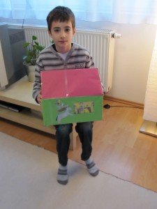 brémai, Bálint,Bora mivel szórakozik 002