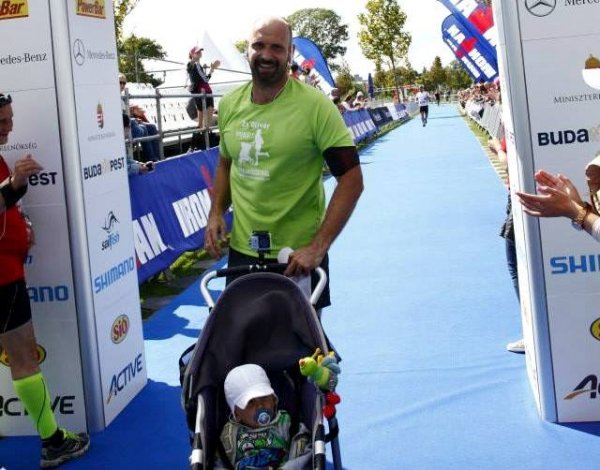 fuss babakocsival 1.